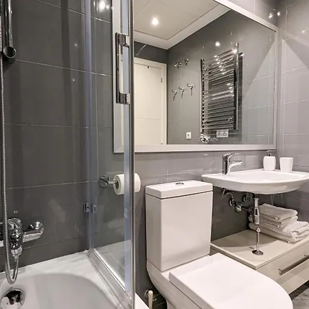 Gemelos Levante Beachfront Apartamento *