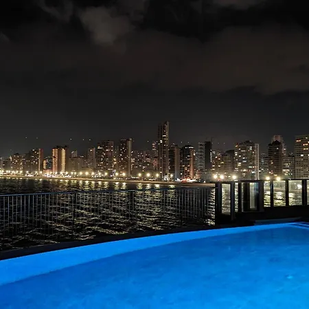 Gemelos Levante Beachfront Apartamento